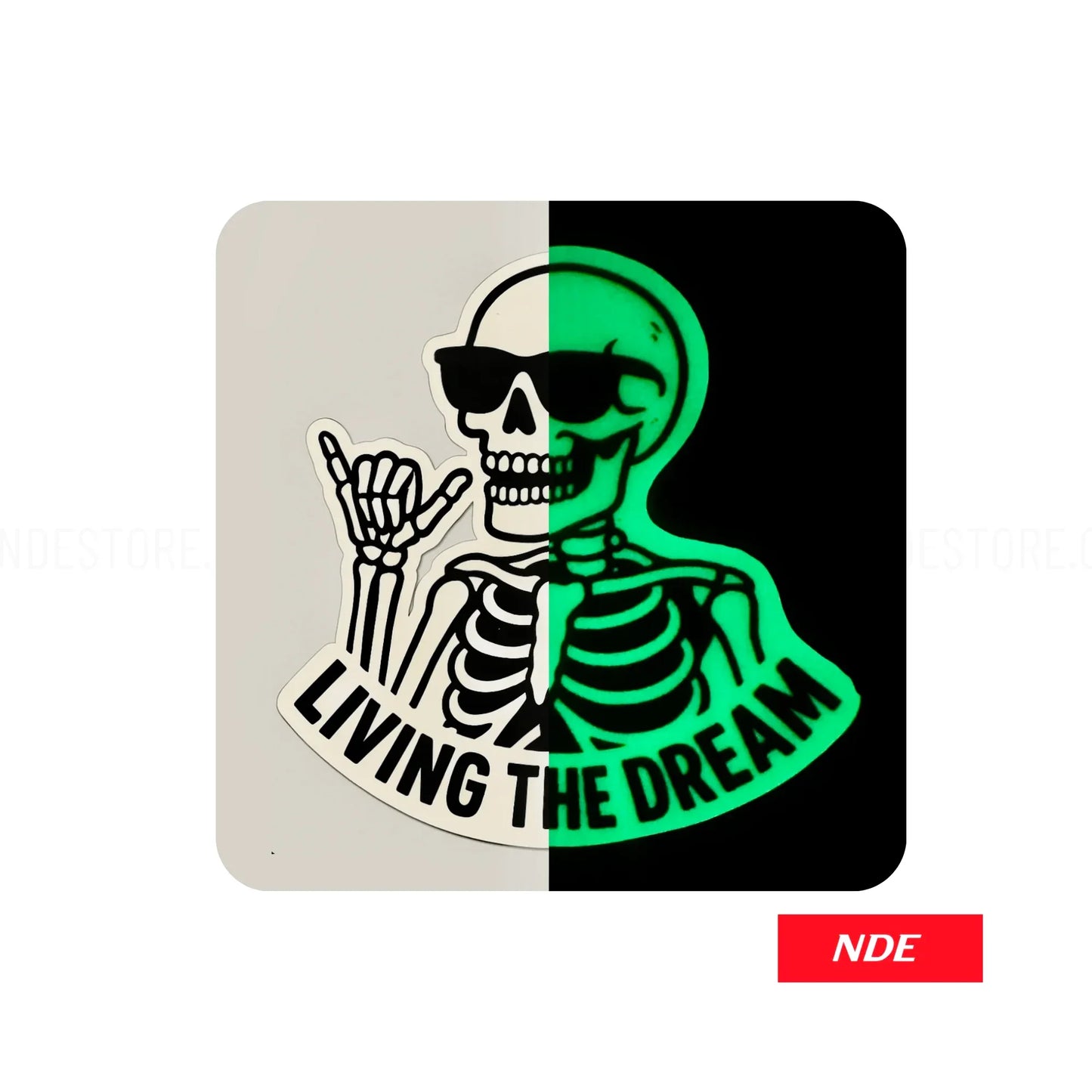 STICKER DECAL LIVING THE DREAM