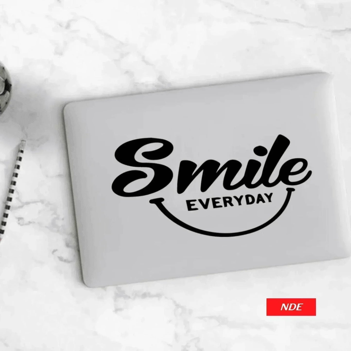 LAPTOP STICKER SMILE EVERYDAY - ndestore.com
