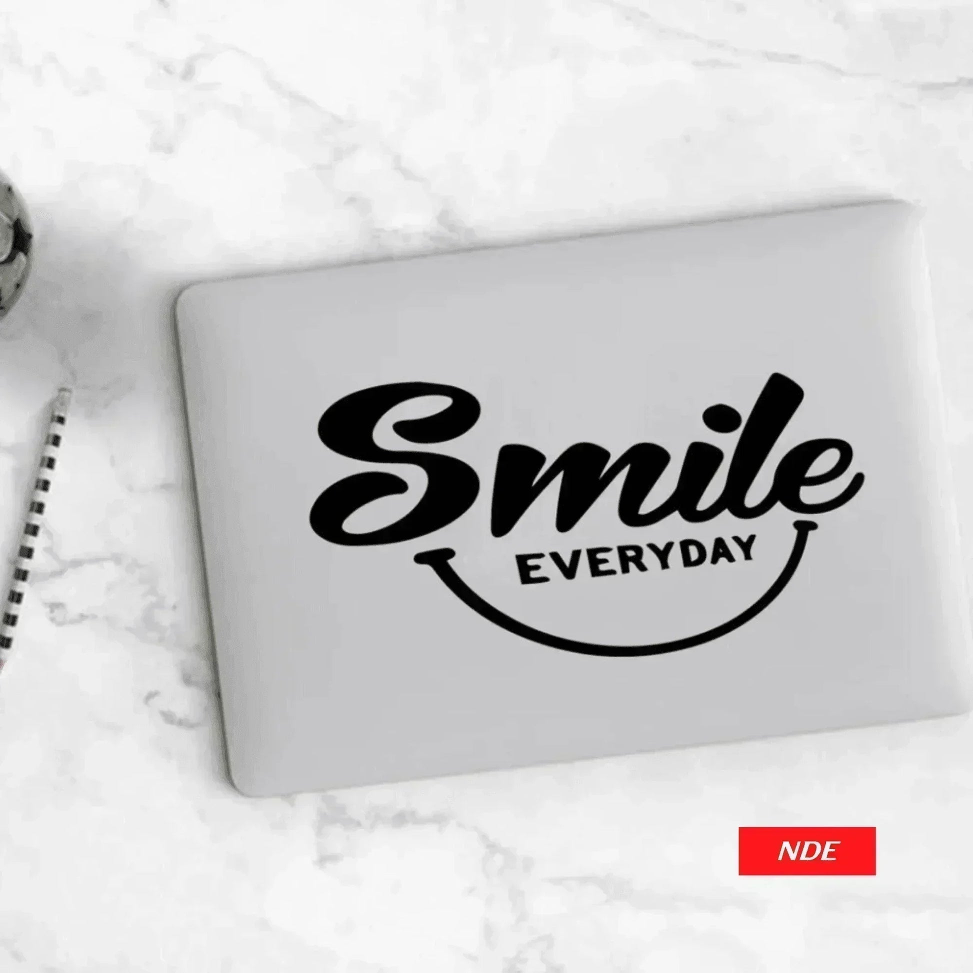 LAPTOP STICKER SMILE EVERYDAY - ndestore.com